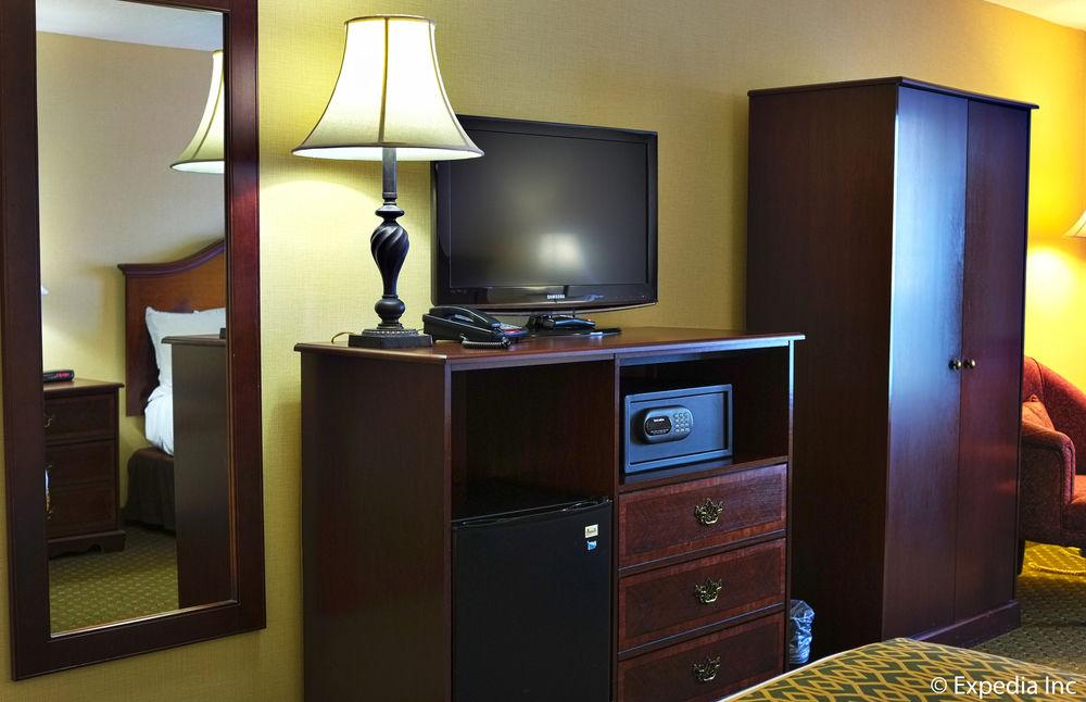 Anaheim Camelot Inn & Suites מראה חיצוני תמונה