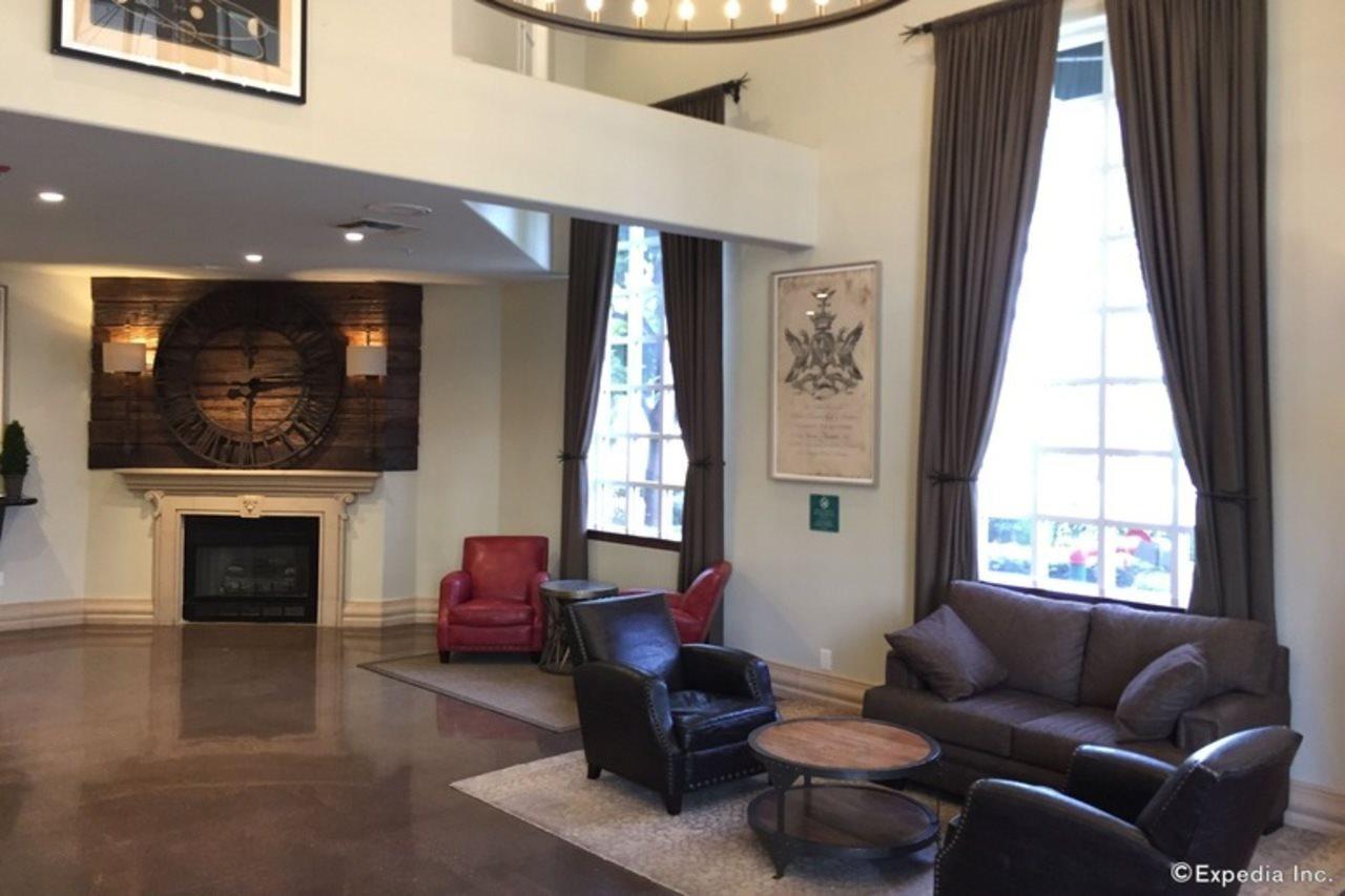 Anaheim Camelot Inn & Suites מראה חיצוני תמונה