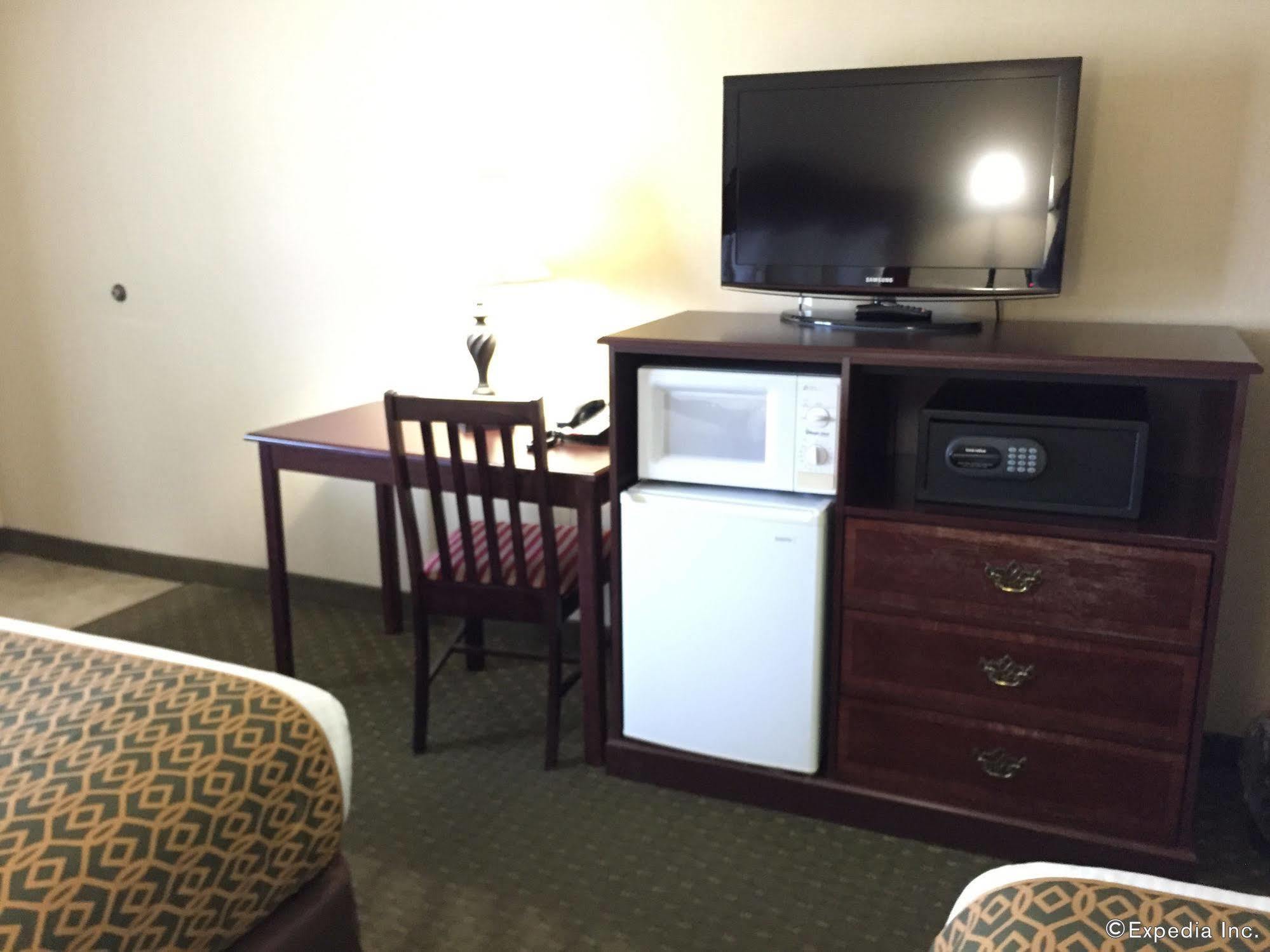 Anaheim Camelot Inn & Suites מראה חיצוני תמונה